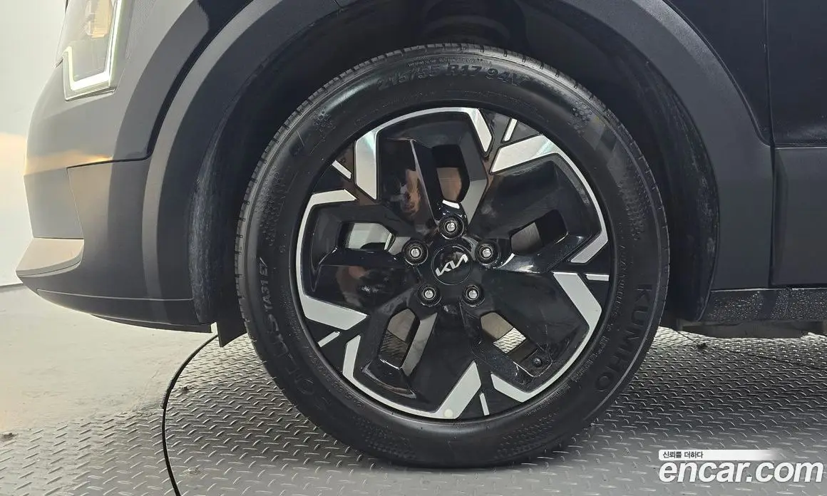 Kia Niro 2023 0.2 автомат (гидро), фото 4