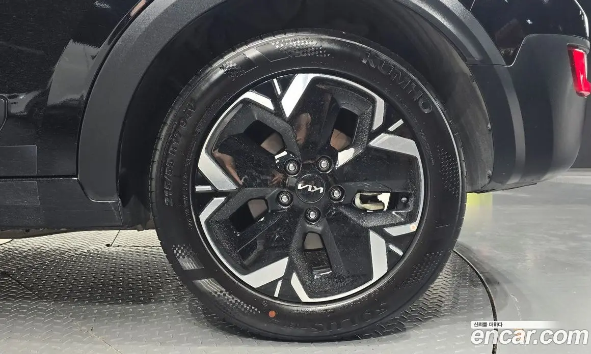 Kia Niro 2023 0.2 автомат (гидро), фото 6