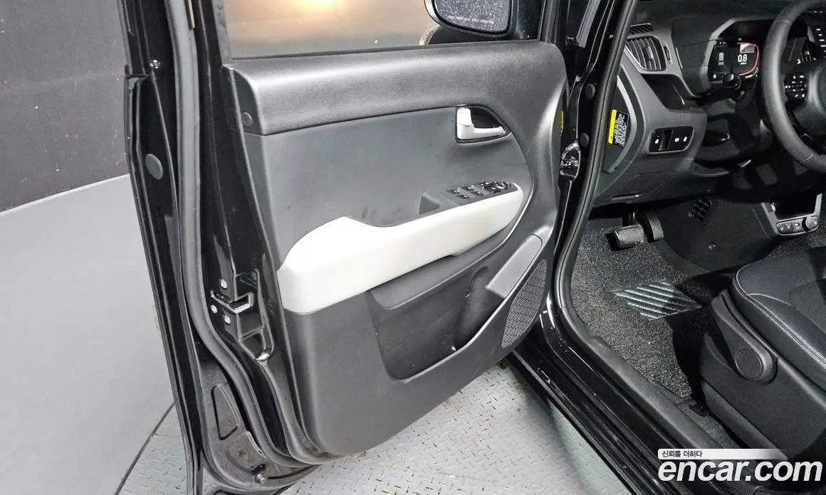 Kia Ray 2024 1.0 автомат (гидро), фото 14