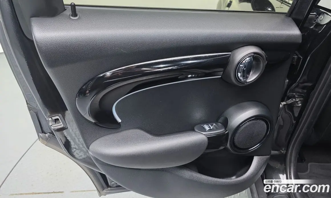 Mini Cooper 2023 1.5 автомат (гидро), фото 15