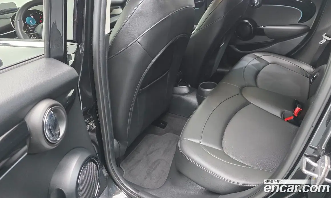 Mini Cooper 2023 1.5 автомат (гидро), фото 28