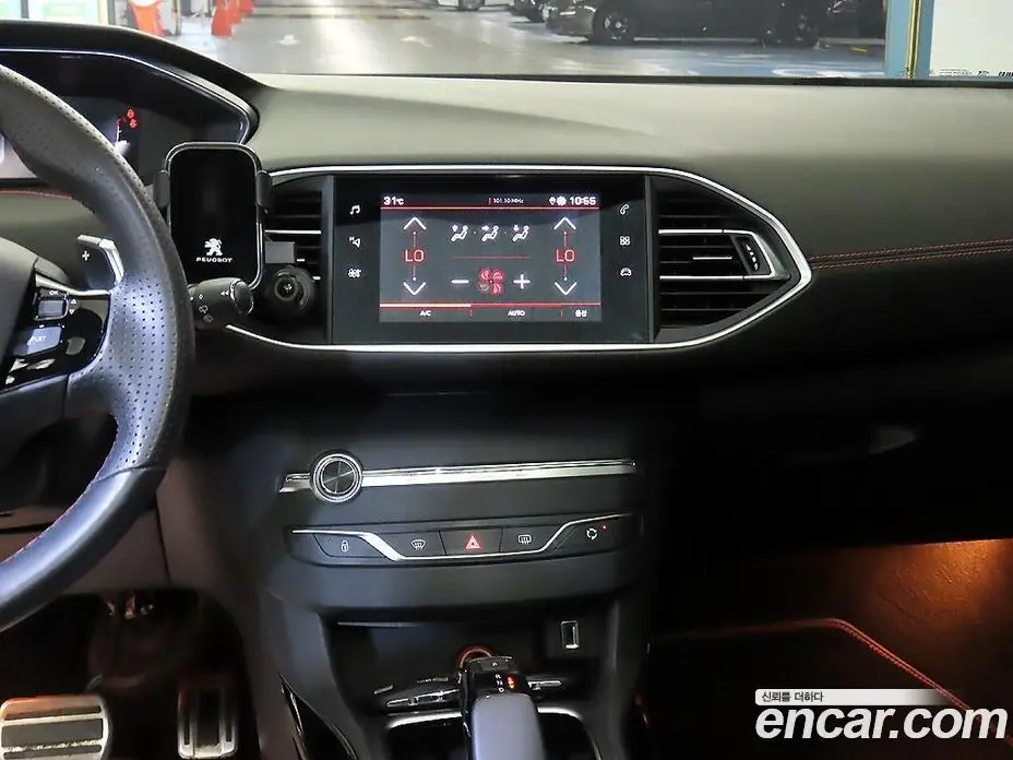 Peugeot 308 2021 1.5 автомат (гидро), фото 10