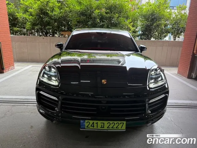 Porsche Cayenne, 2023, 34 000 км