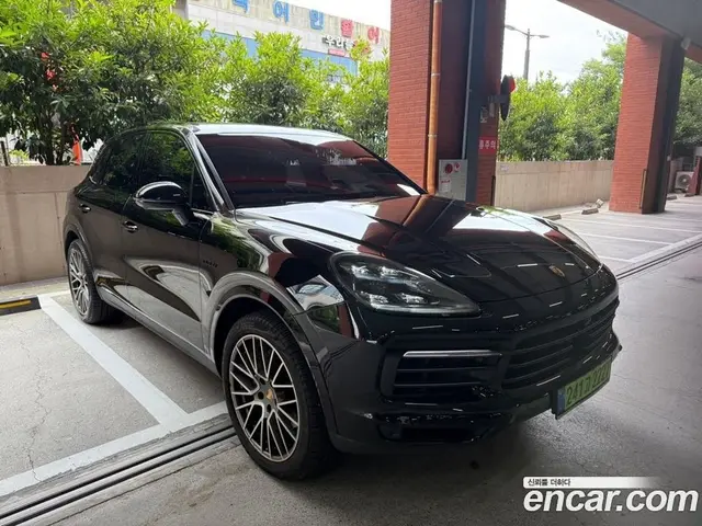 Porsche Cayenne 2023 3.0 автомат (гидро), миниатюра 2