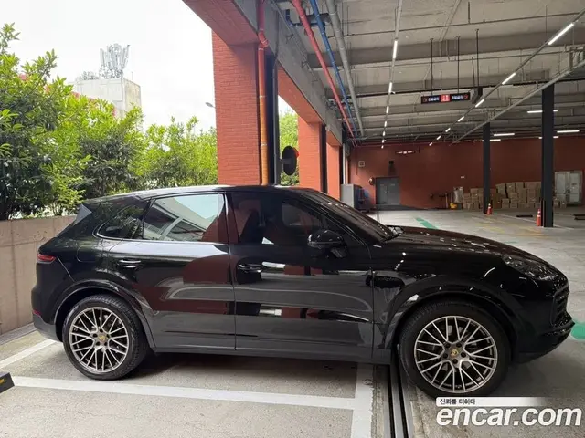 Porsche Cayenne 2023 3.0 автомат (гидро), миниатюра 4