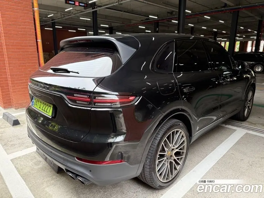 Porsche Cayenne 2023 3.0 автомат (гидро), фото 5