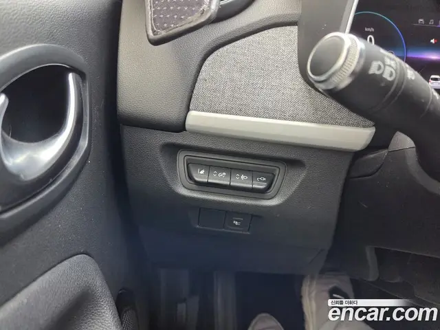 Renault (Samsung) Zoe 2021 0.1 автомат (гидро), миниатюра 12