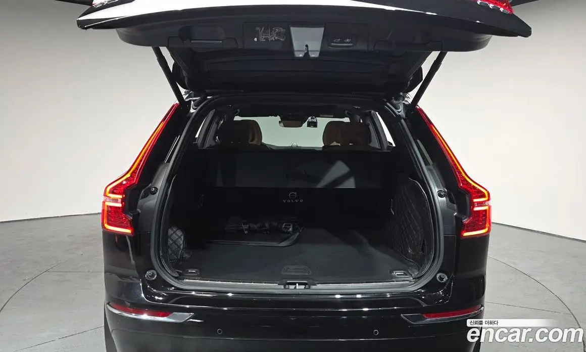 Volvo XC60 2021 2.0 автомат (гидро), фото 19