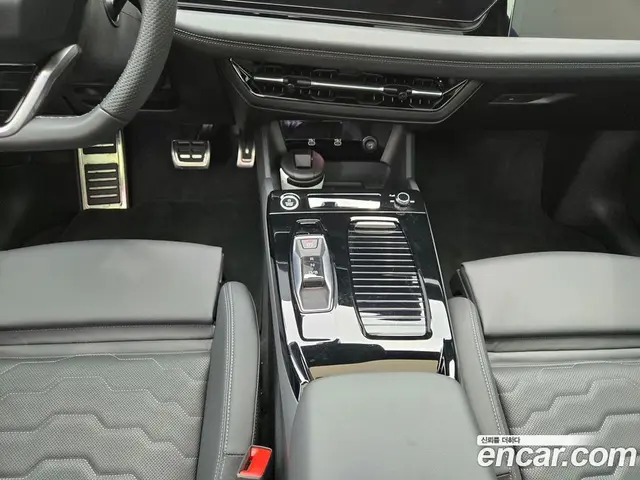 Audi A6 e-tron 2025 0.2 автомат (гидро), миниатюра 11