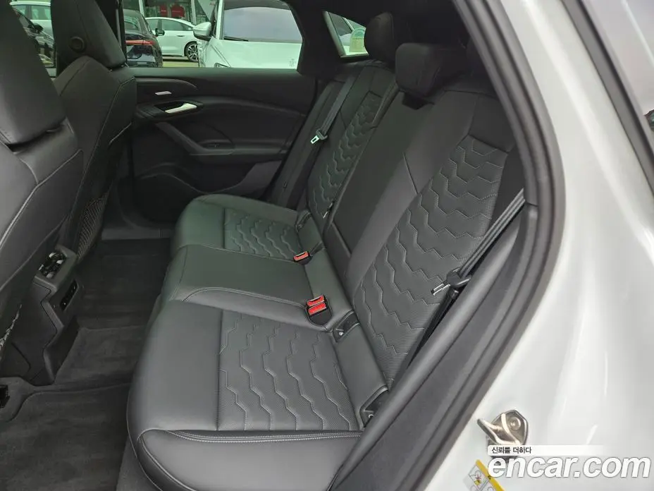 Audi A6 e-tron 2025 0.2 автомат (гидро), фото 14