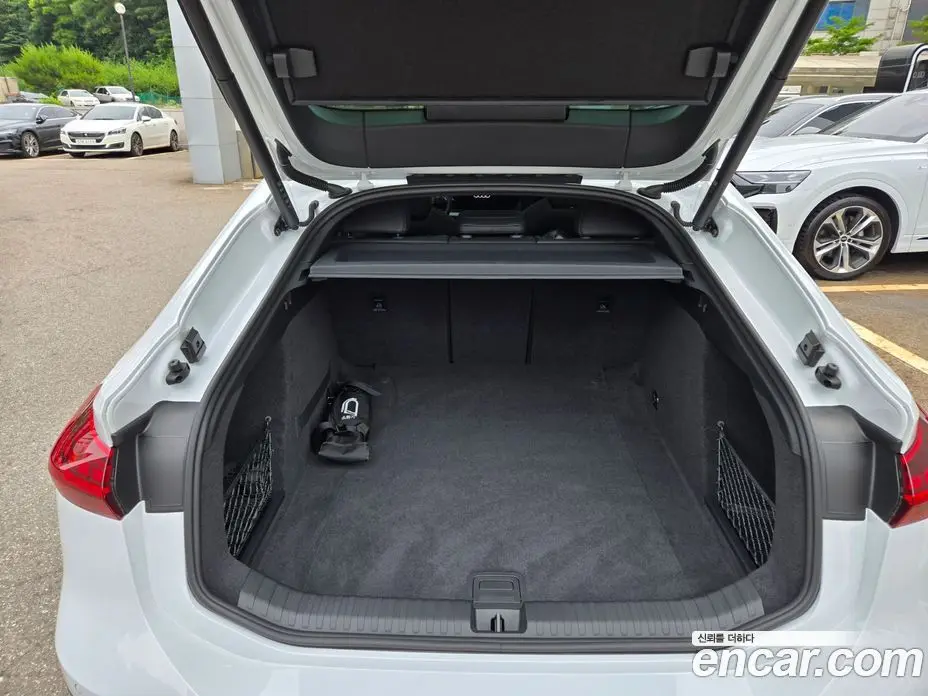 Audi A6 e-tron 2025 0.2 автомат (гидро), фото 17