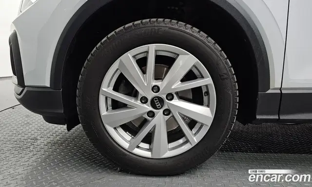 Audi Q2 2023 2.0 автомат (гидро), миниатюра 4