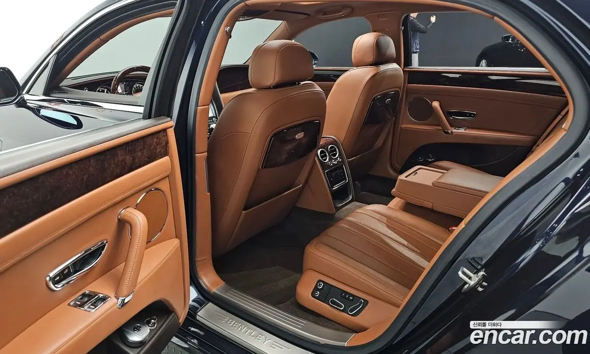 Bentley Flying Spur 2016 4.0 автомат (гидро), фото 12 Bentley Flying Spur 2016 4.0 автомат (гидро), фото 12
