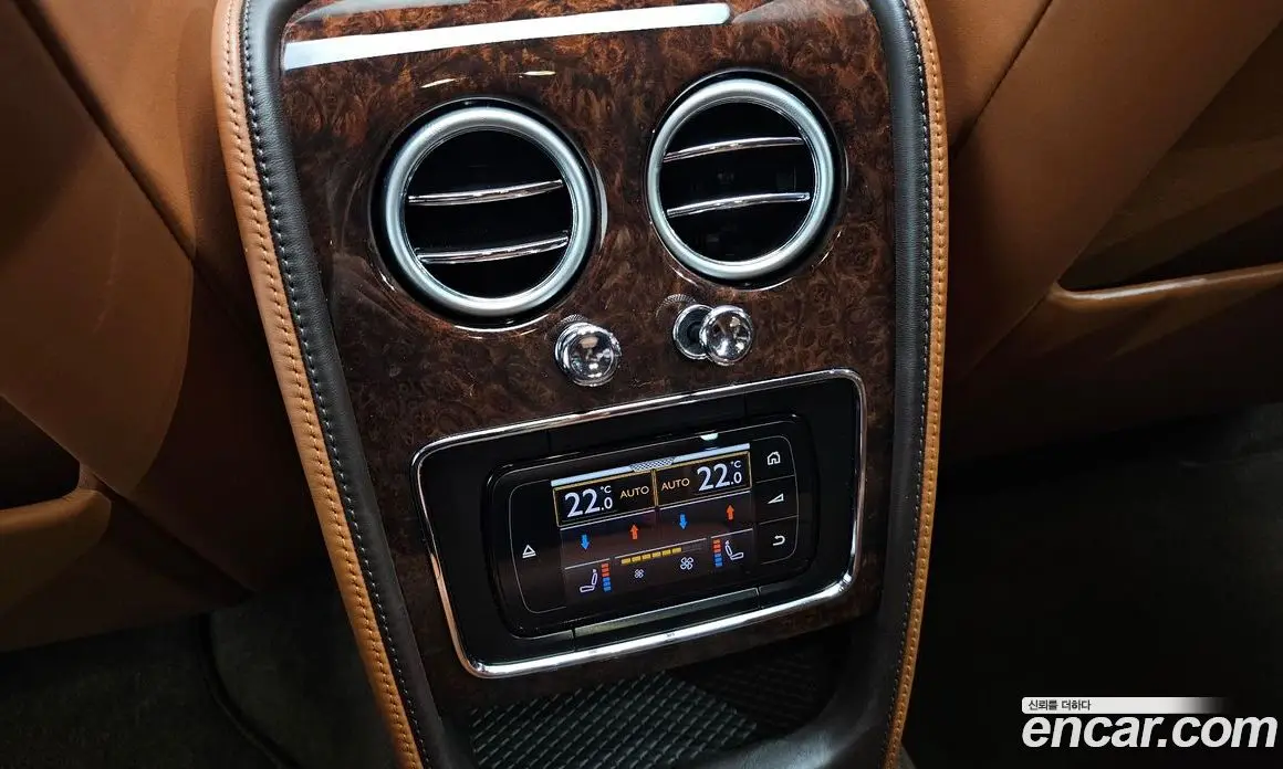Bentley Flying Spur 2016 4.0 автомат (гидро), фото 18 Bentley Flying Spur 2016 4.0 автомат (гидро), фото 18