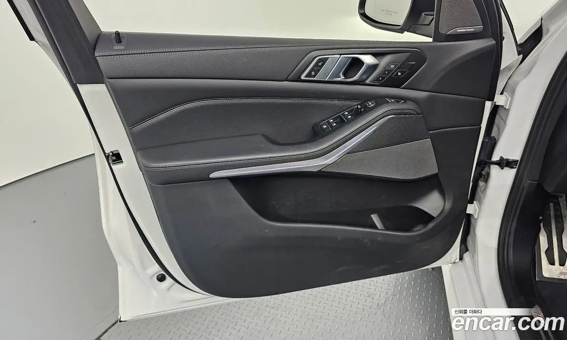 BMW X5 2023 3.0 автомат (гидро), фото 13