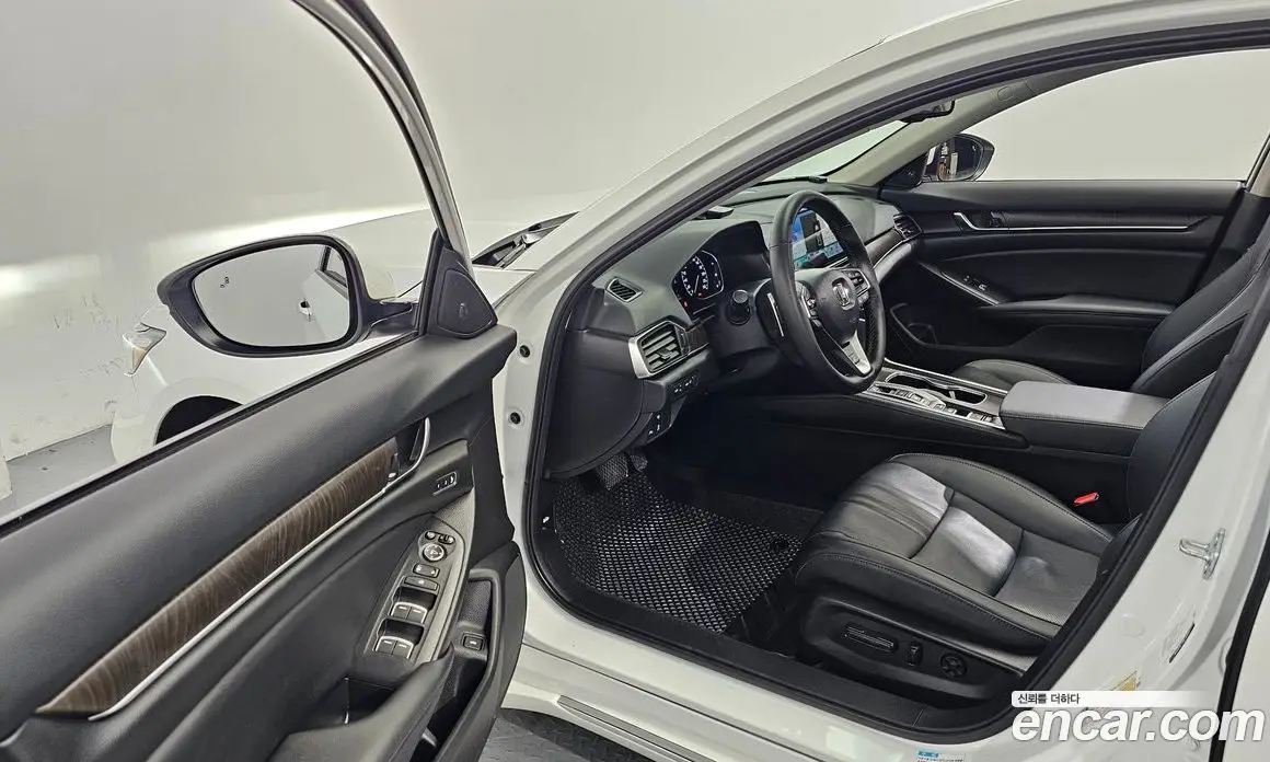 Honda Accord 2022 2.0 автомат (гидро), фото 10