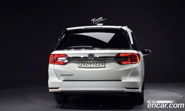 Honda Odyssey 2019 3.5 автомат (гидро), миниатюра 4