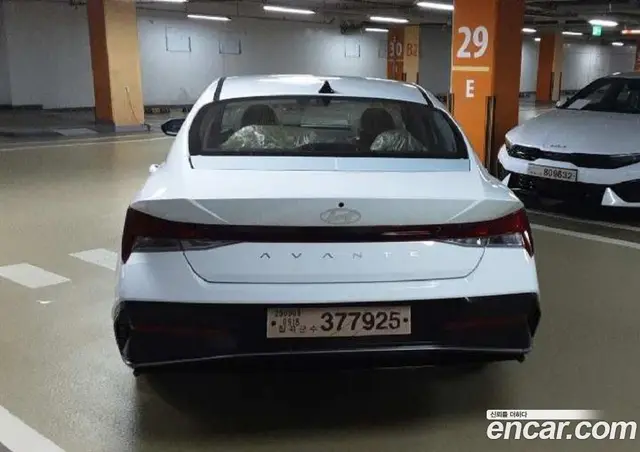 Hyundai Avante 2025 1.6 автомат (гидро), миниатюра 3