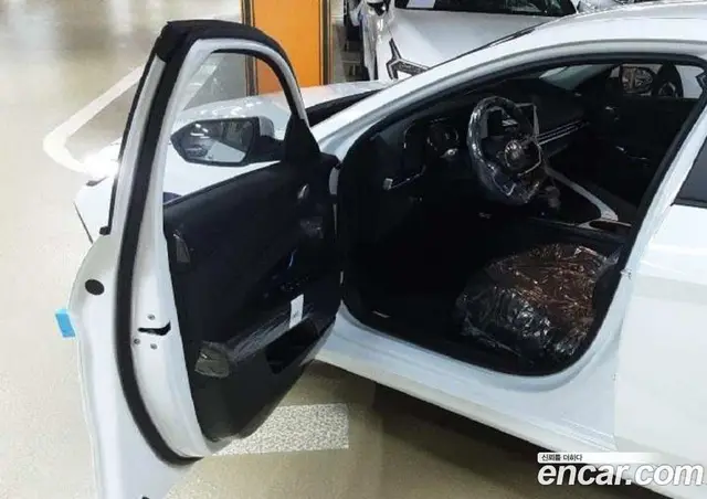 Hyundai Avante 2025 1.6 автомат (гидро), миниатюра 4