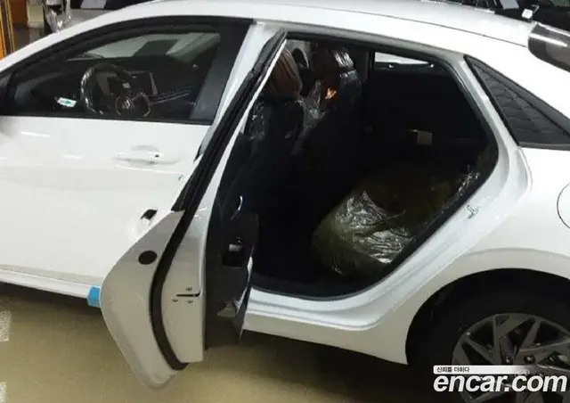 Hyundai Avante 2025 1.6 автомат (гидро), миниатюра 10