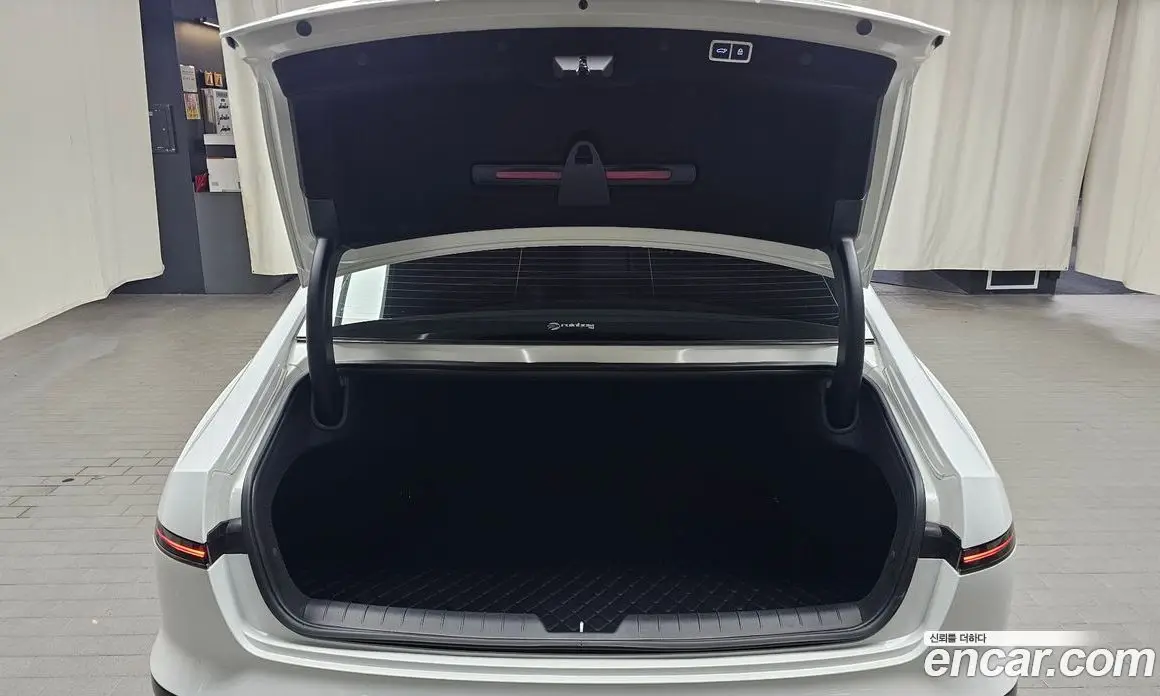 Hyundai Grandeur 2023 1.6 автомат (гидро), фото 24