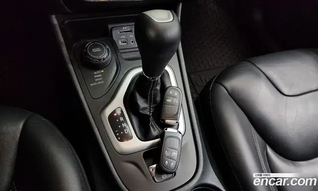 Jeep Cherokee 2017 2.4 автомат (гидро), миниатюра 9