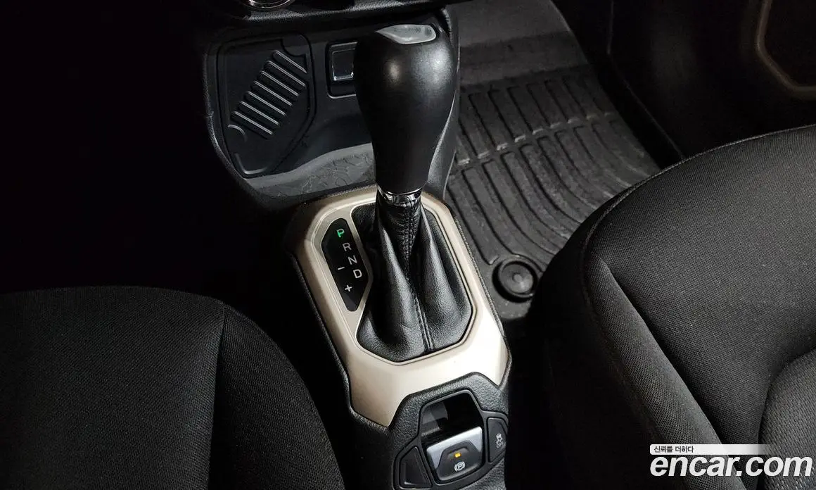 Jeep Renegade 2016 2.4 автомат (гидро), фото 9
