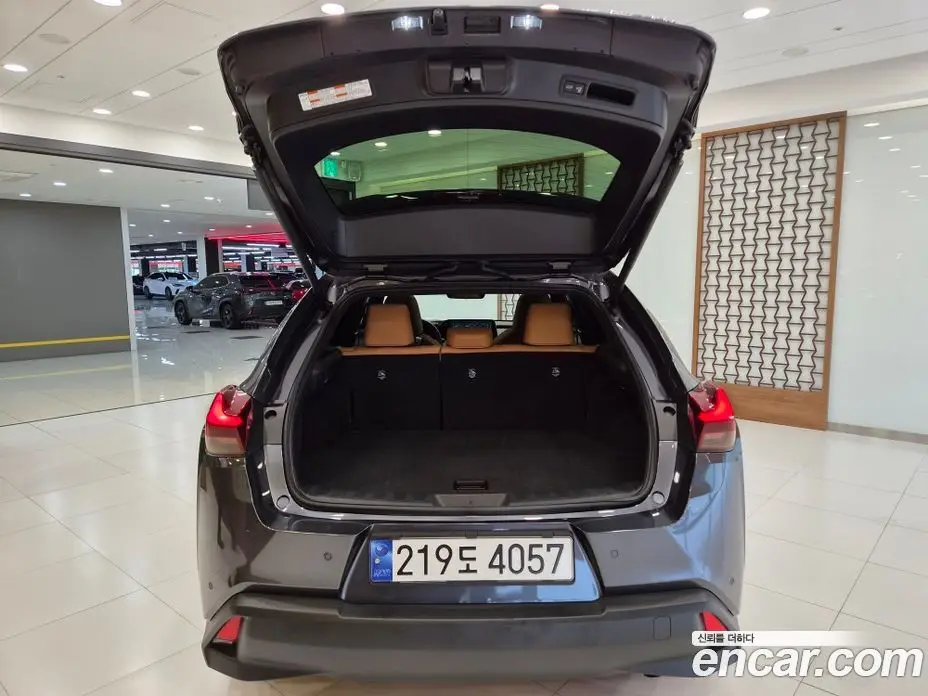 Lexus UX 2024 2.0 автомат (вариатор), фото 5 Lexus UX 2024 2.0 автомат (вариатор), фото 5