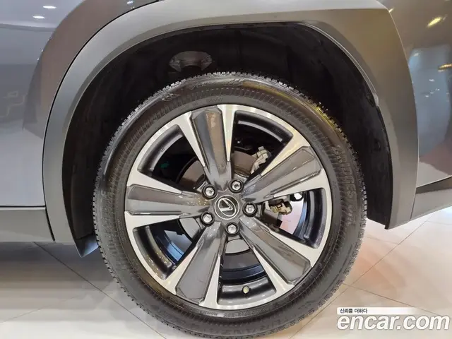 Lexus UX 2024 2.0 автомат (вариатор), миниатюра 7 Lexus UX 2024 2.0 автомат (вариатор), миниатюра 7