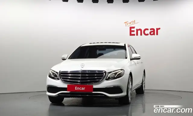 Mercedes-Benz E-Class 2018 2.0 автомат (гидро), миниатюра 3