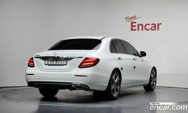 Mercedes-Benz E-Class 2018 2.0 автомат (гидро), миниатюра 2