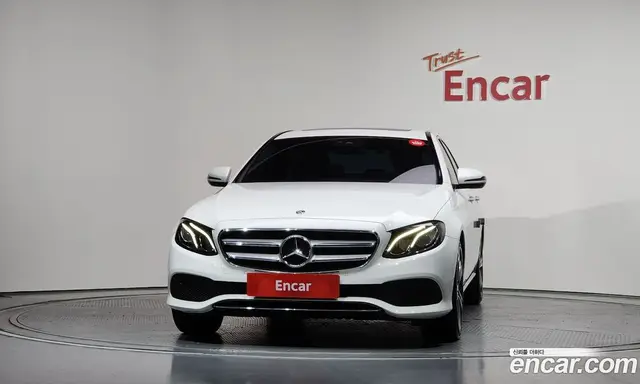 Mercedes-Benz E-Class 2018 2.0 автомат (гидро), миниатюра 3