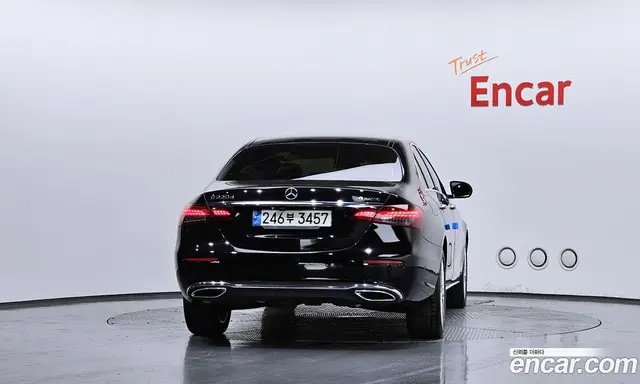 Mercedes-Benz E-Class 2021 1.9 автомат (гидро), миниатюра 4