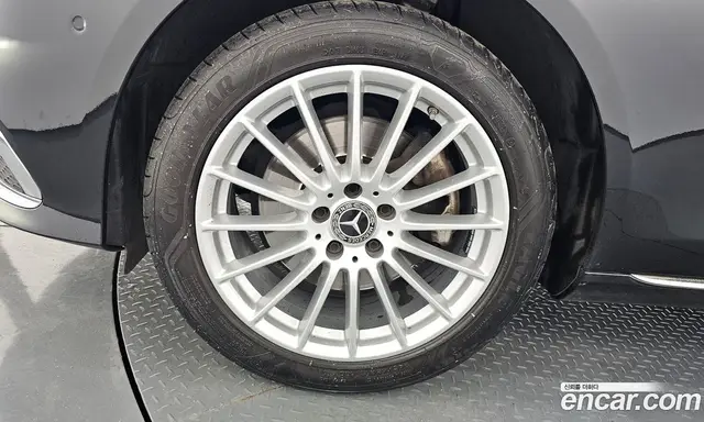 Mercedes-Benz E-Class 2021 1.9 автомат (гидро), миниатюра 5