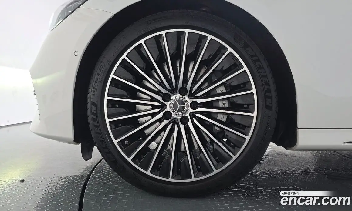 Mercedes-Benz E-Class 2024 3.0 автомат (гидро), фото 4