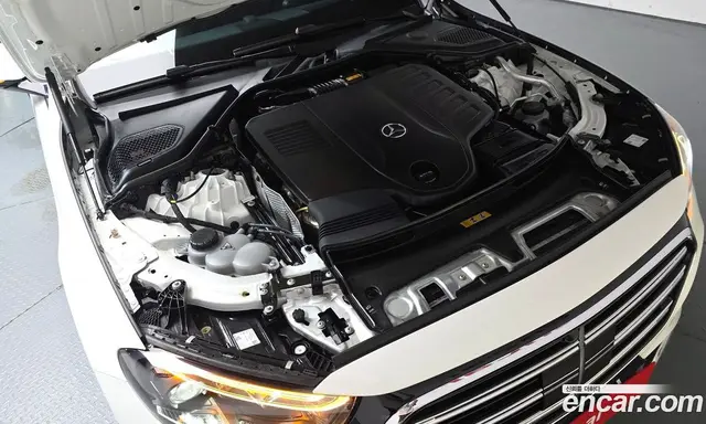 Mercedes-Benz E-Class 2024 3.0 автомат (гидро), миниатюра 5