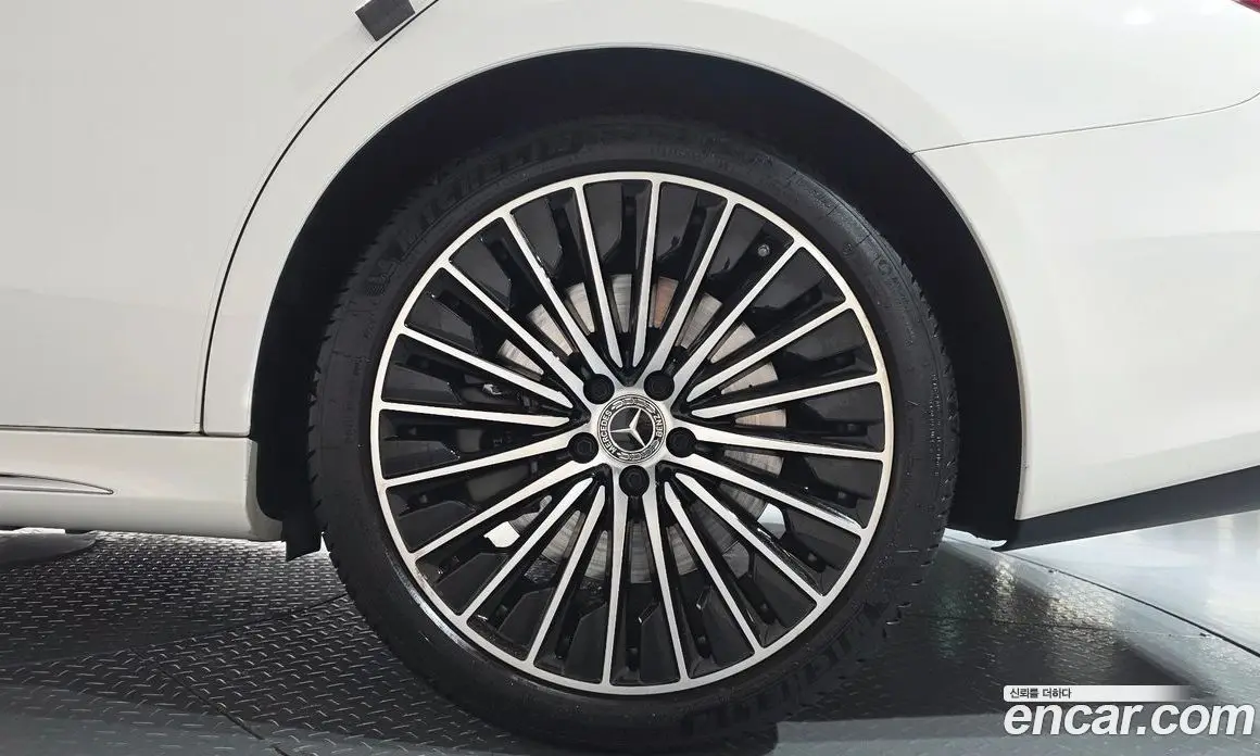 Mercedes-Benz E-Class 2024 3.0 автомат (гидро), фото 6