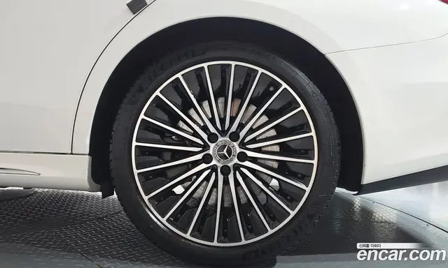 Mercedes-Benz E-Class 2024 3.0 автомат (гидро), миниатюра 6