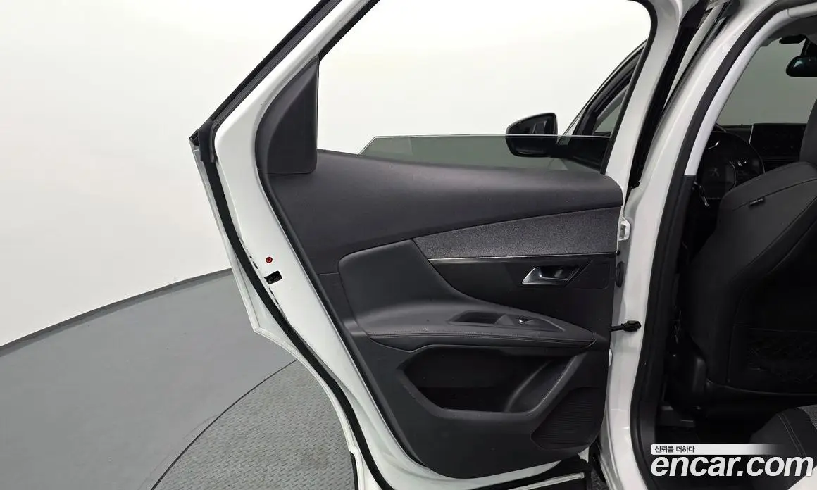 Peugeot 3008 2019 1.5 автомат (гидро), фото 15
