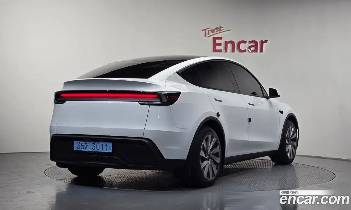 Tesla Model Y 2025 0.2 автомат (гидро), фото 1 Tesla Model Y 2025 0.2 автомат (гидро), фото 1