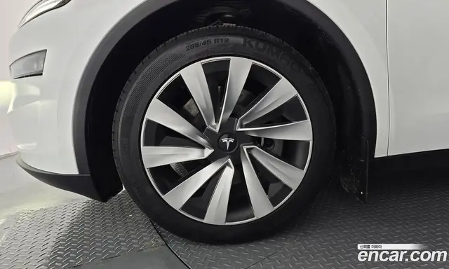 Tesla Model Y 2025 0.2 автомат (гидро), миниатюра 4 Tesla Model Y 2025 0.2 автомат (гидро), миниатюра 4