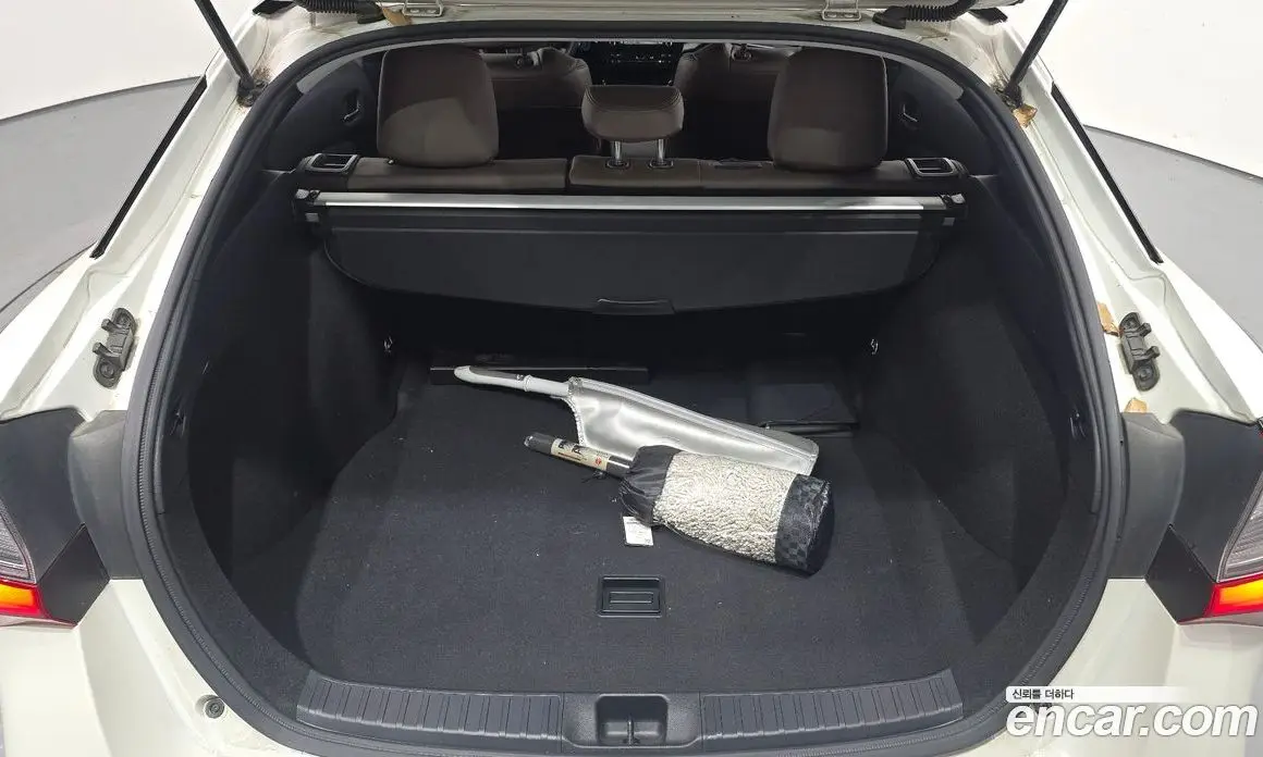 Toyota Prius 2020 1.8 автомат (гидро), фото 20 Toyota Prius 2020 1.8 автомат (гидро), фото 20