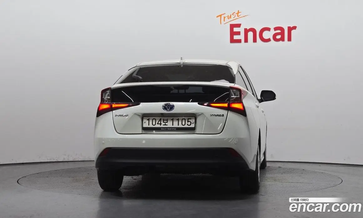 Toyota Prius 2020 1.8 автомат (гидро), фото 4 Toyota Prius 2020 1.8 автомат (гидро), фото 4