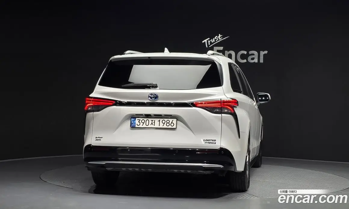 Toyota Sienna 2024 2.5 автомат (гидро), фото 4 Toyota Sienna 2024 2.5 автомат (гидро), фото 4