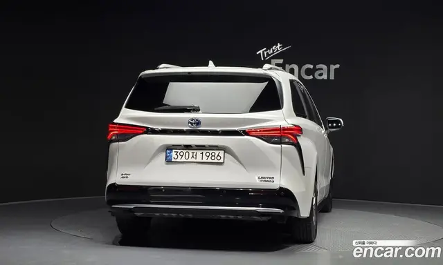 Toyota Sienna 2024 2.5 автомат (гидро), миниатюра 4 Toyota Sienna 2024 2.5 автомат (гидро), миниатюра 4
