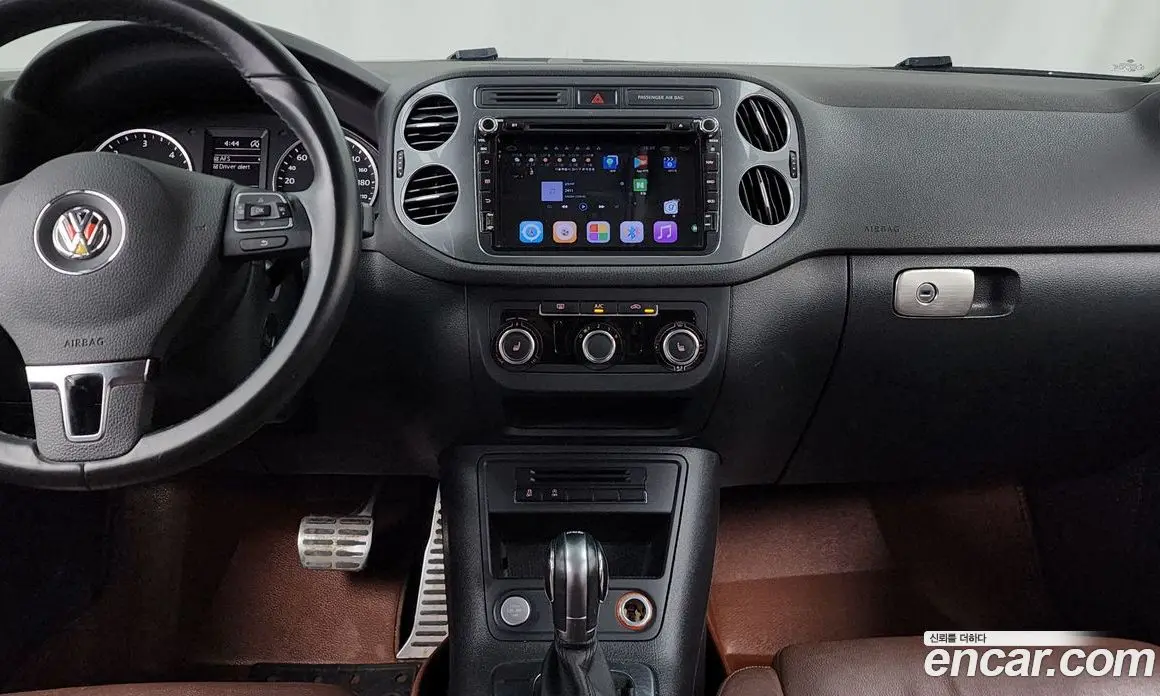 Volkswagen Tiguan 2015 2.0 автомат (гидро), фото 14