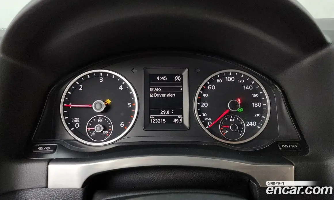 Volkswagen Tiguan 2015 2.0 автомат (гидро), фото 8