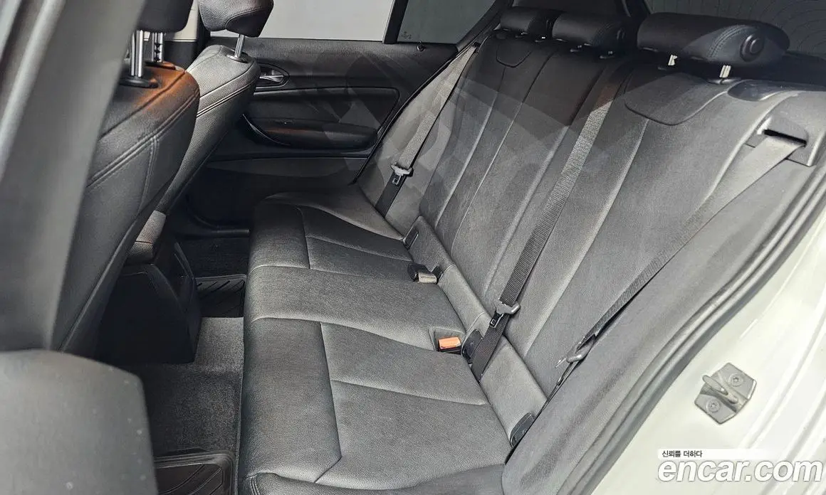 BMW 1 серия 2018 2.0 автомат (гидро), фото 12
