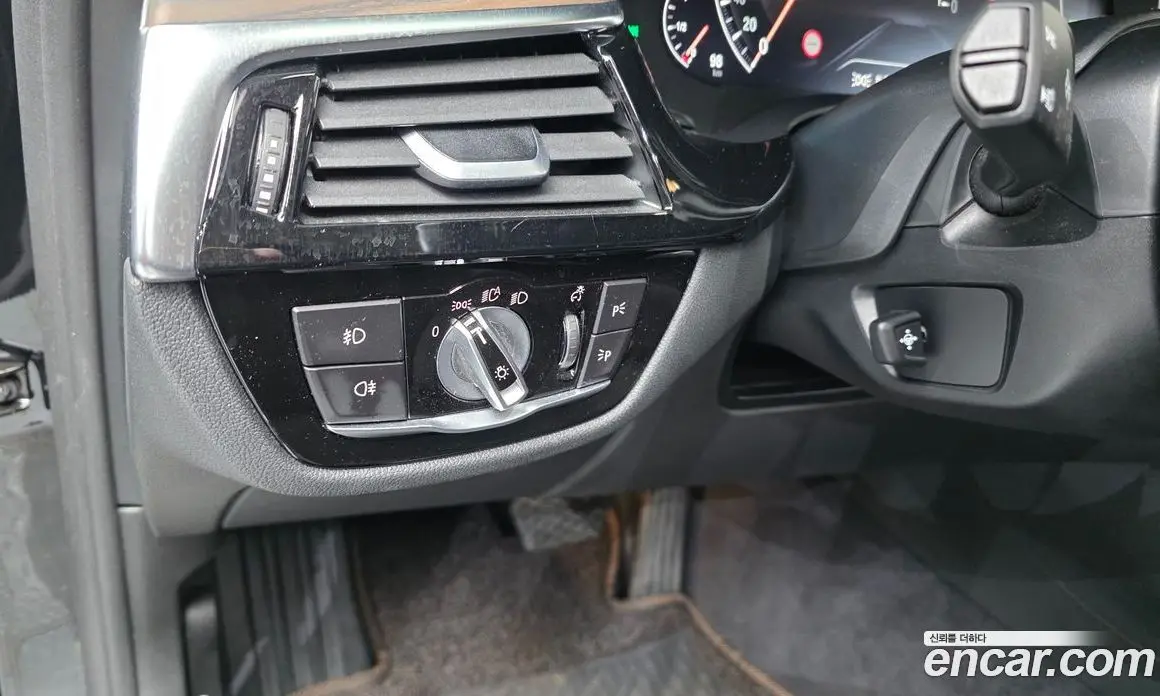 BMW 5 серия 2019 2.0 автомат (гидро), фото 31