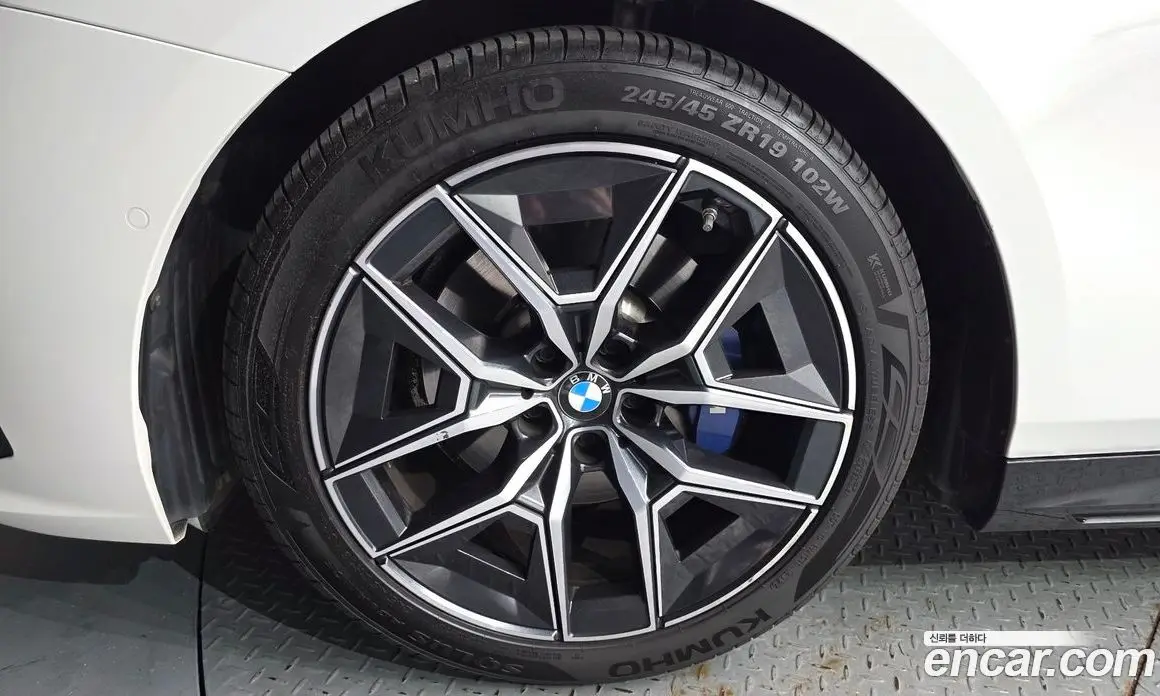 BMW 5 серия 2023 2.0 автомат (гидро), фото 5